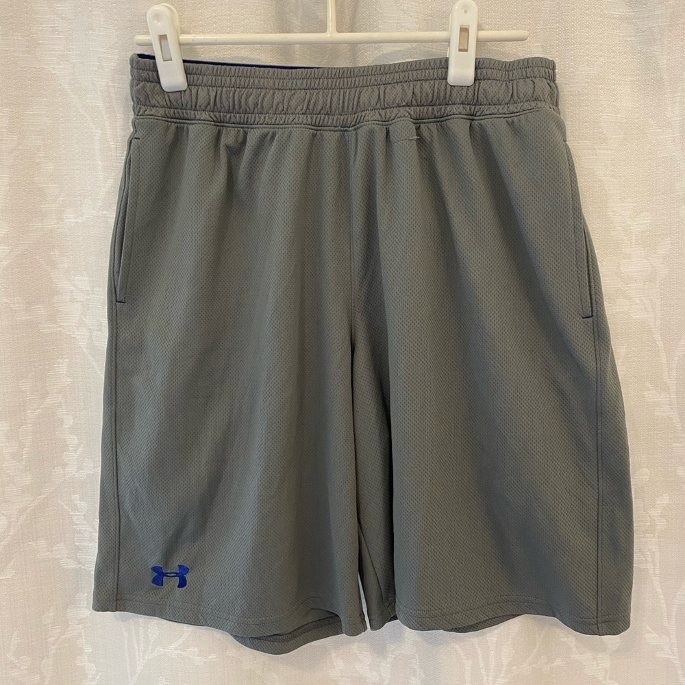 Men’s Underarmour shorts. Loose fit. Size Large.
